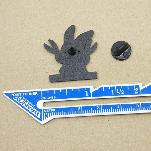 FREE ADD ON WITH PURCHASE I Run With Scissor Crafty Bunny Enamel Brooch Pin - Picture 3 of 4